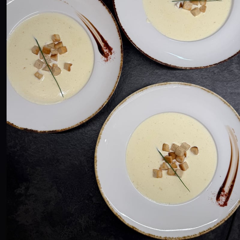 Knoblauchsuppe mit Croûtons